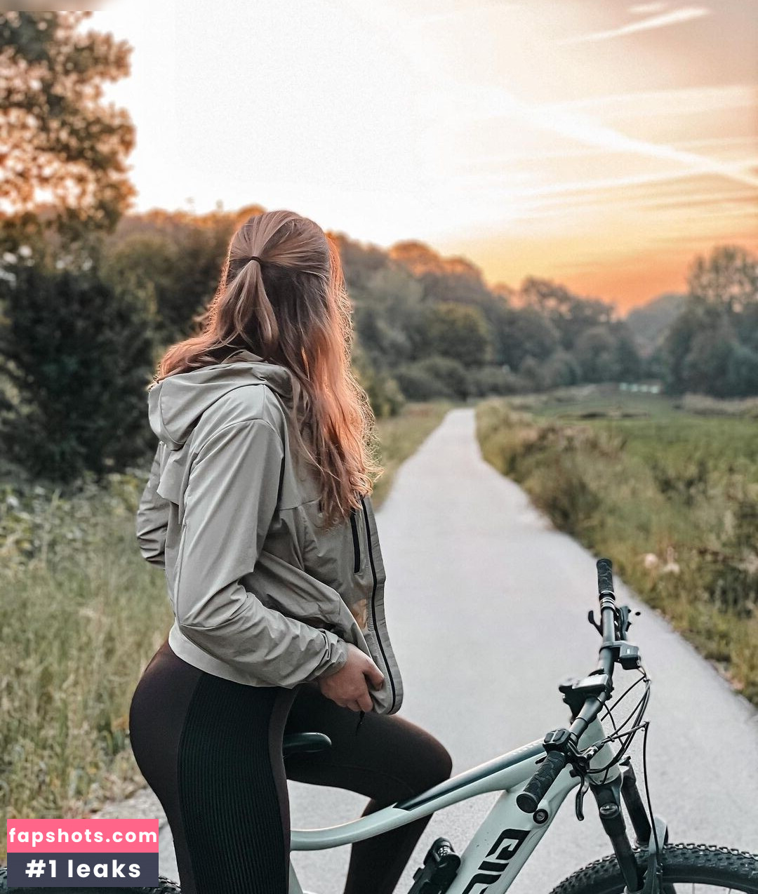 Loreena Unterwegs Nude Leaks OnlyFans Photos #17 - LeakJerk