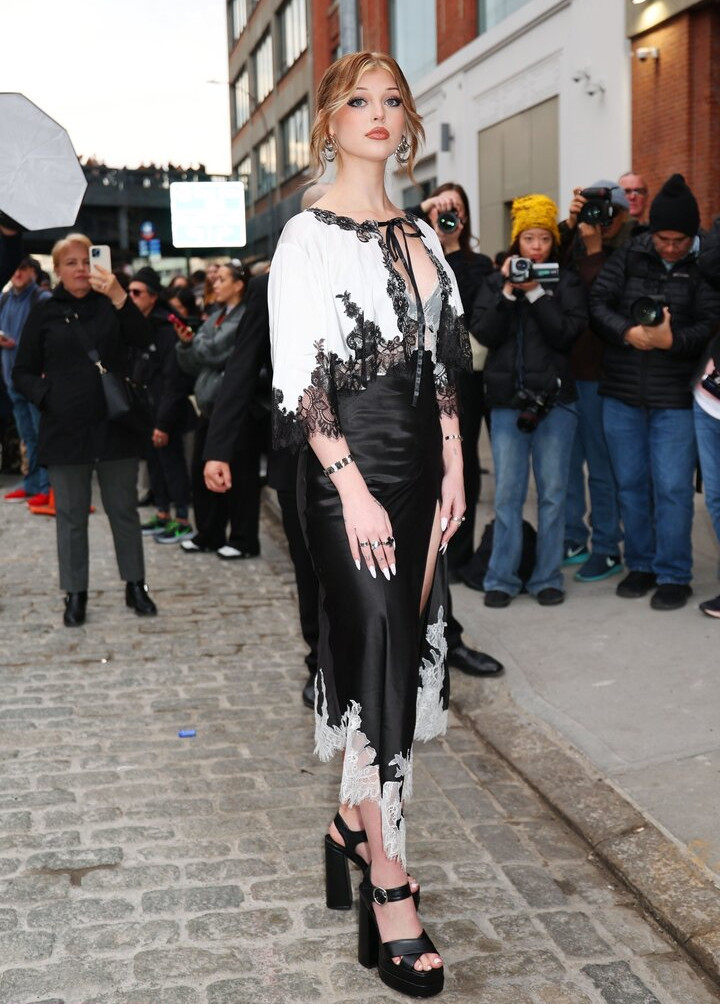 loren-gray Nude Leaks OnlyFans Photos #380 - LeakJerk