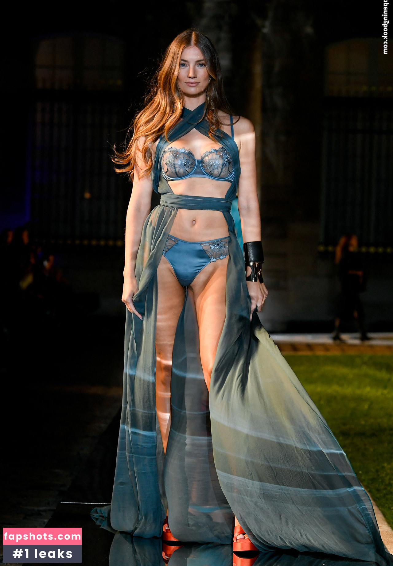 Lorena Rae gallery photo #154