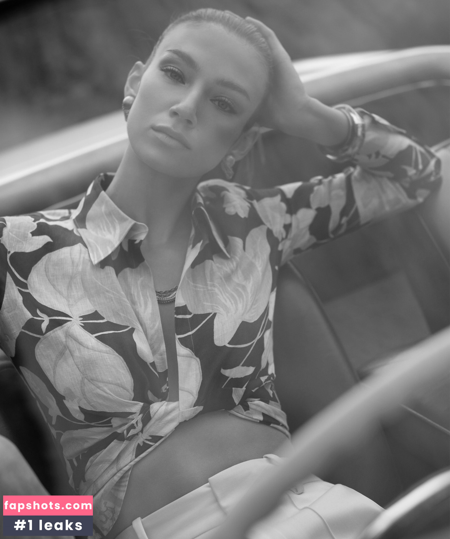 Lorena Rae gallery photo #174