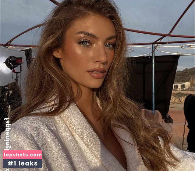 Lorena Rae gallery photo #179