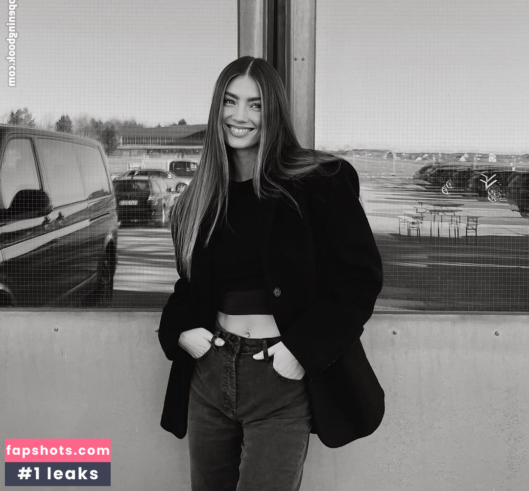 Lorena Rae gallery photo #181