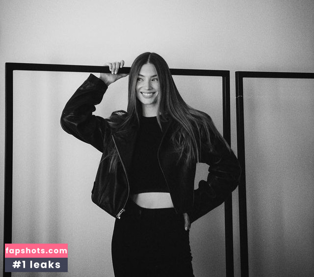 Lorena Rae gallery photo #187