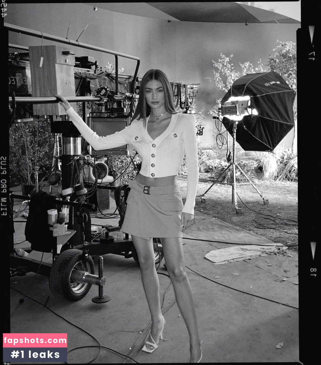 Lorena Rae gallery photo #194