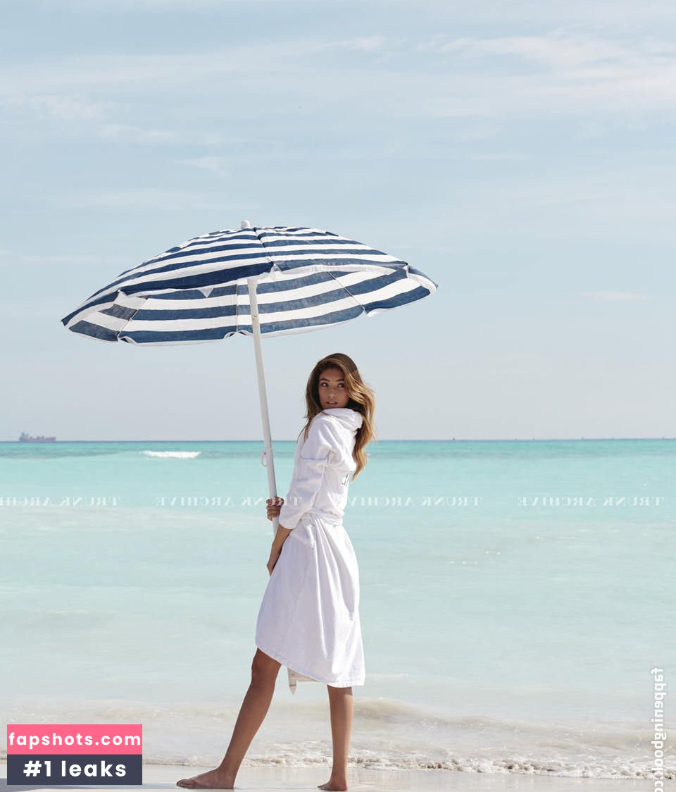 Lorena Rae gallery photo #309