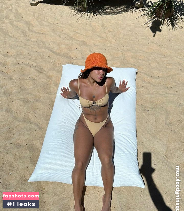 Lorena Rufino nude babe gallery