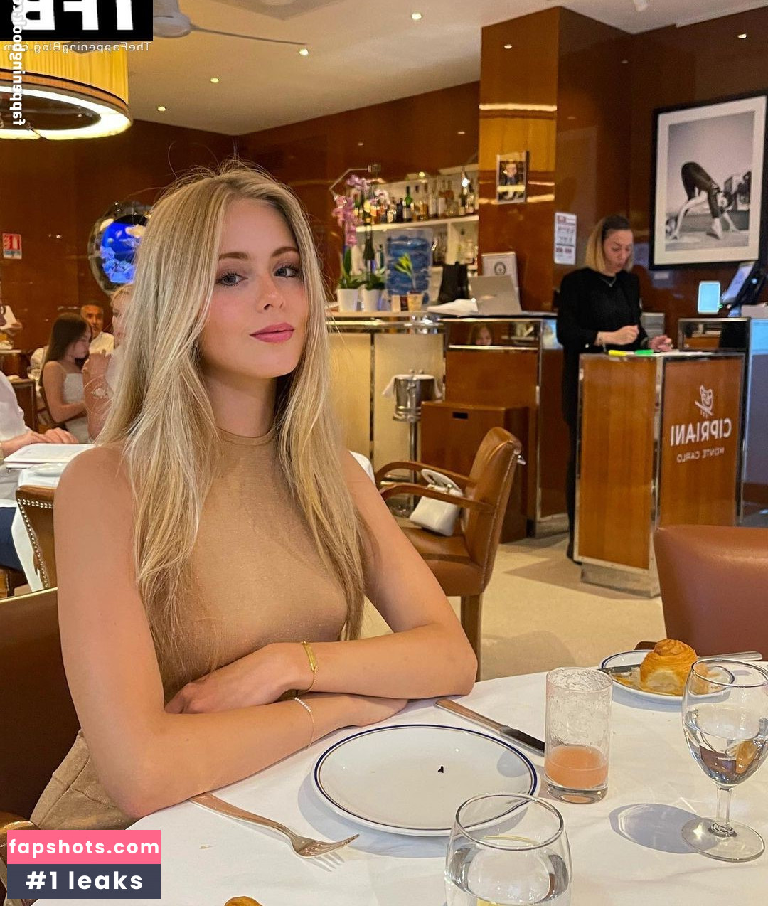 Loreto Peralta gallery photo #4