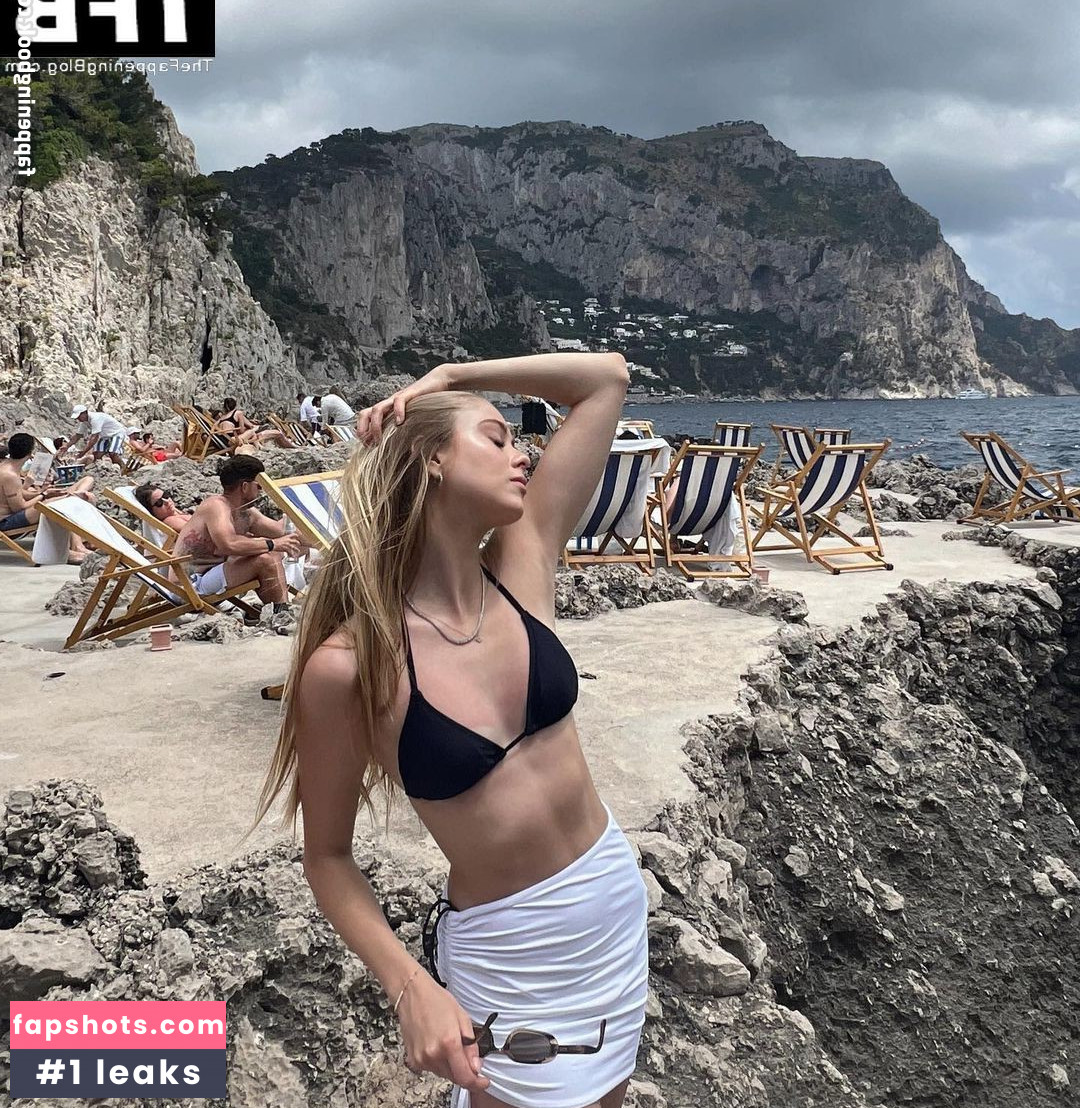 Loreto Peralta gallery photo #9