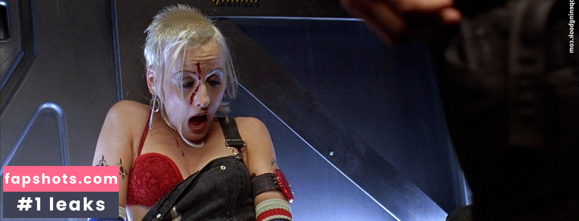 Lori Petty gallery photo #3