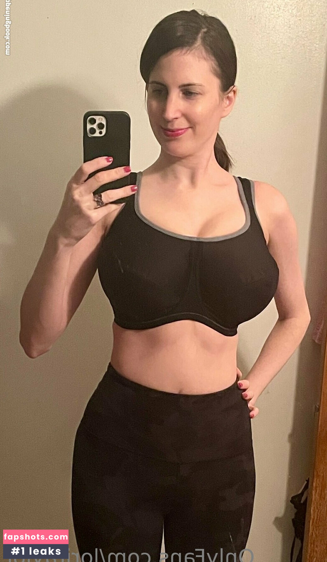 Lori Taylor Nude Leaks OnlyFans Photos #3 - LeakJerk