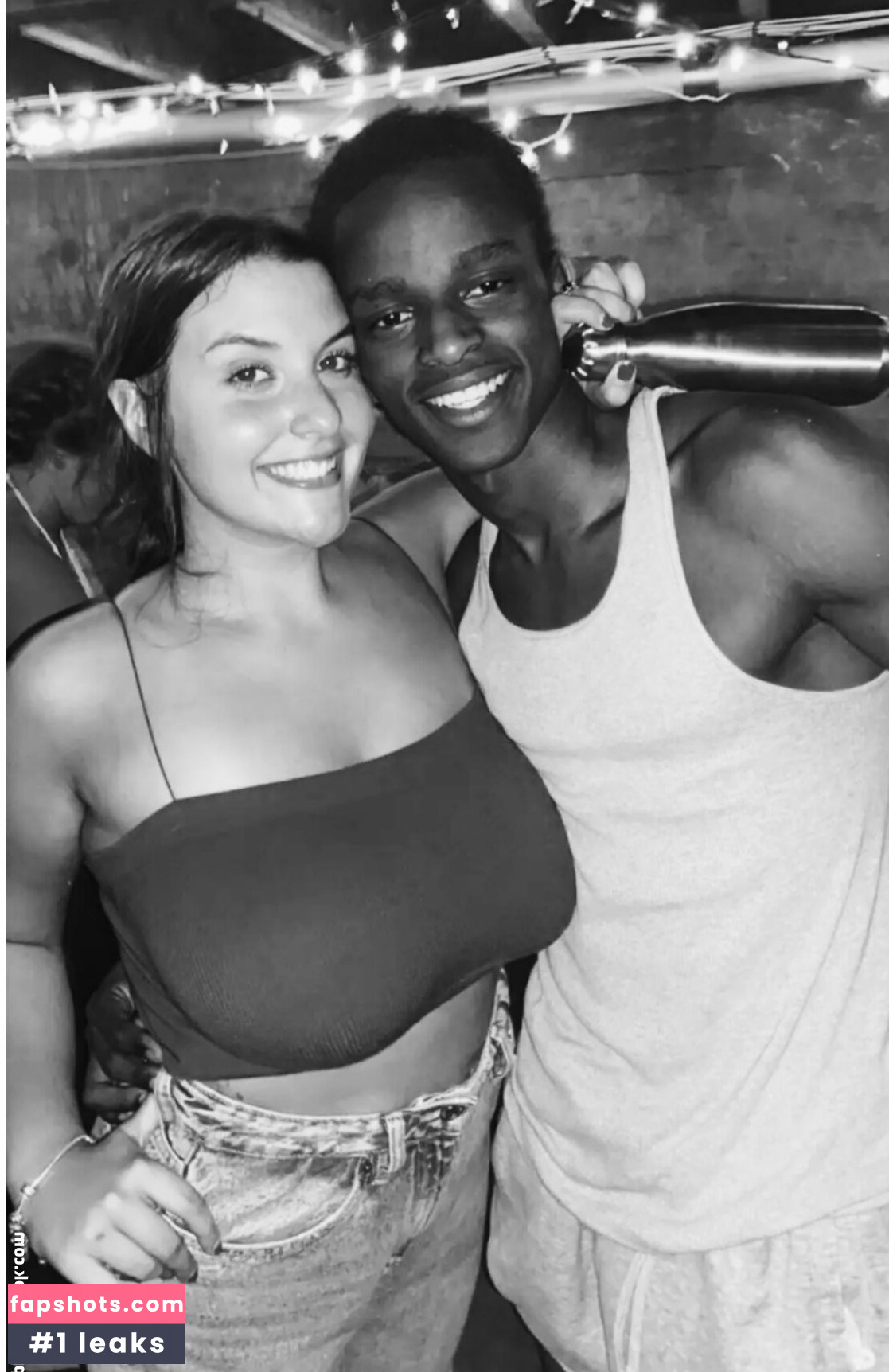 Lorraine De Souza gallery photo #11