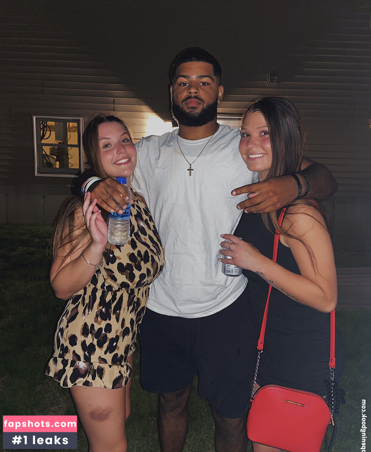 Lorraine De Souza gallery photo #16