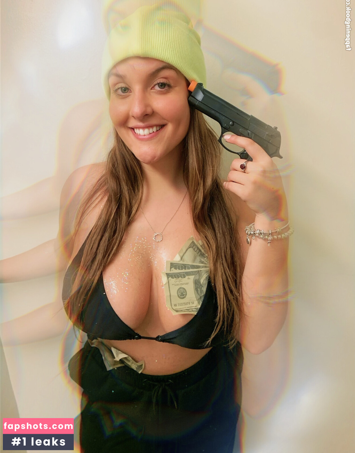 Lorraine De Souza gallery photo #19