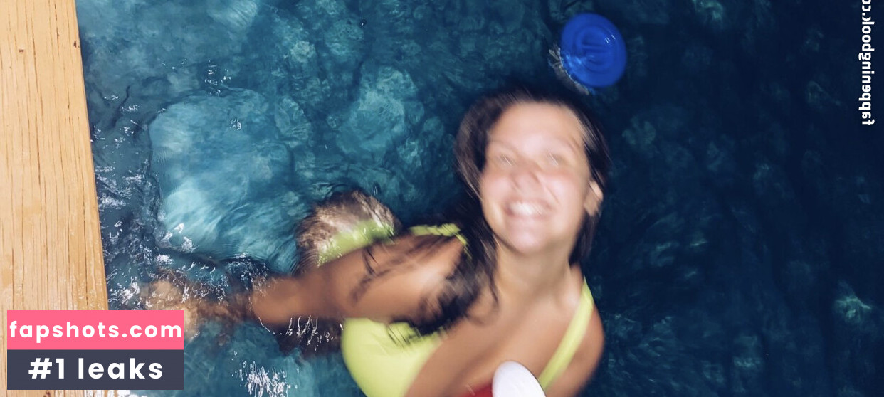 Lorraine De Souza gallery photo #4