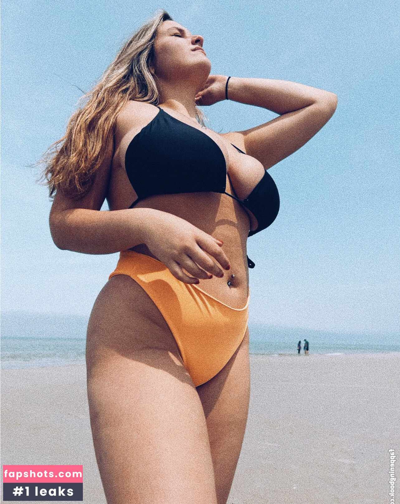 Lorraine De Souza gallery photo #5