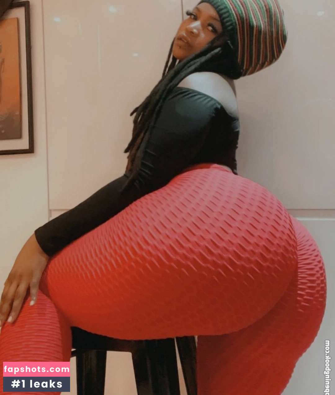 Lorraine Lionheart Nude Leaks OnlyFans Photos #6 - LeakJerk