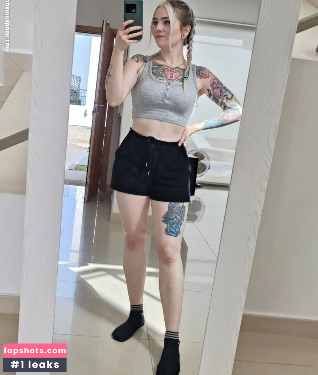 LostKittn gallery photo #6