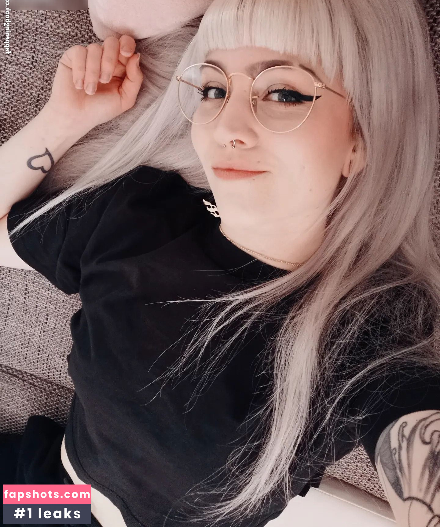 LostKittn gallery photo #8