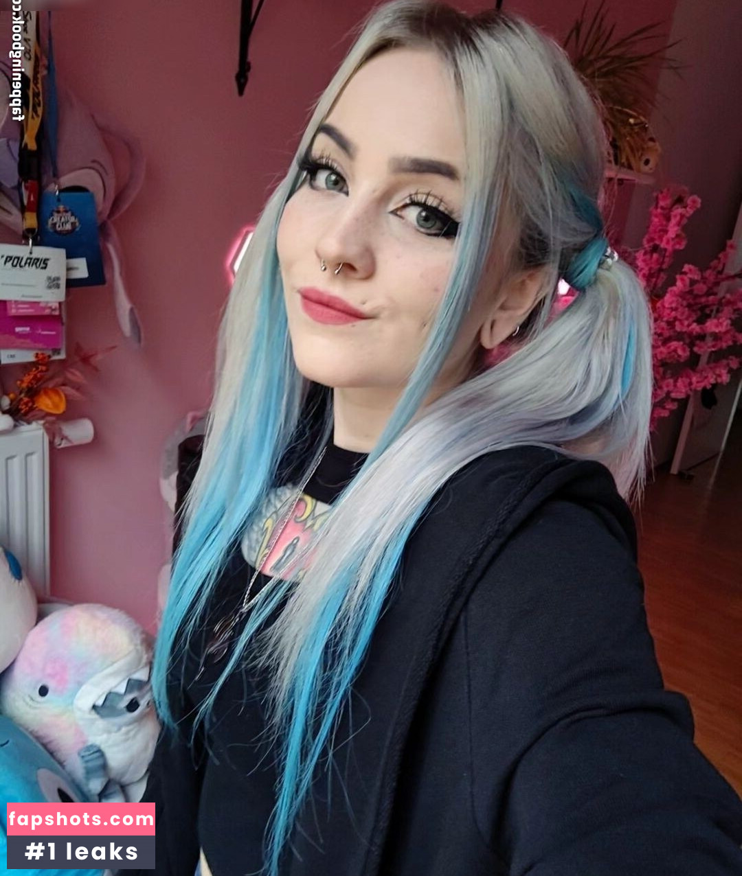 LostKittn gallery photo #9