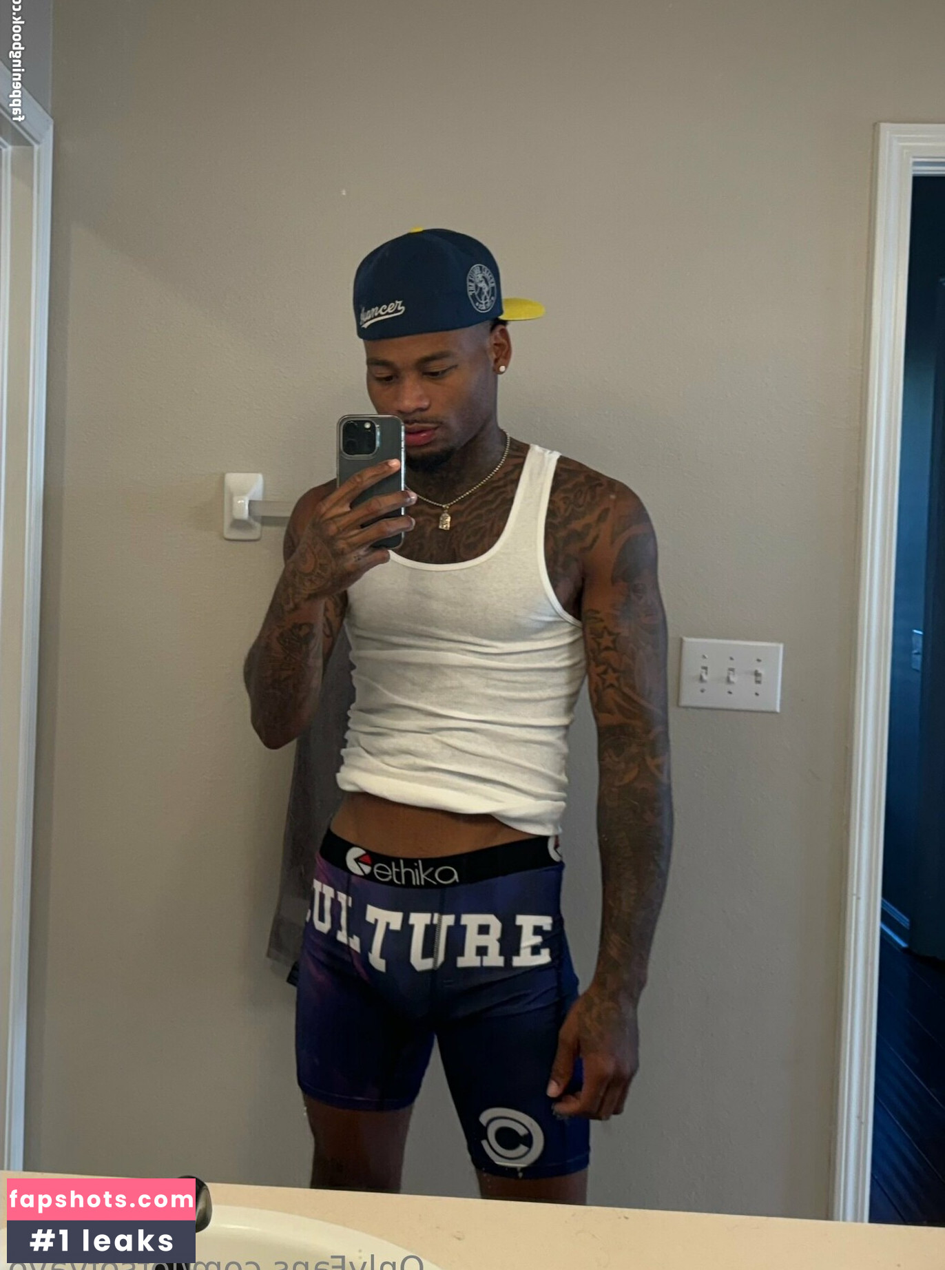 lotsofyayo gallery photo #18