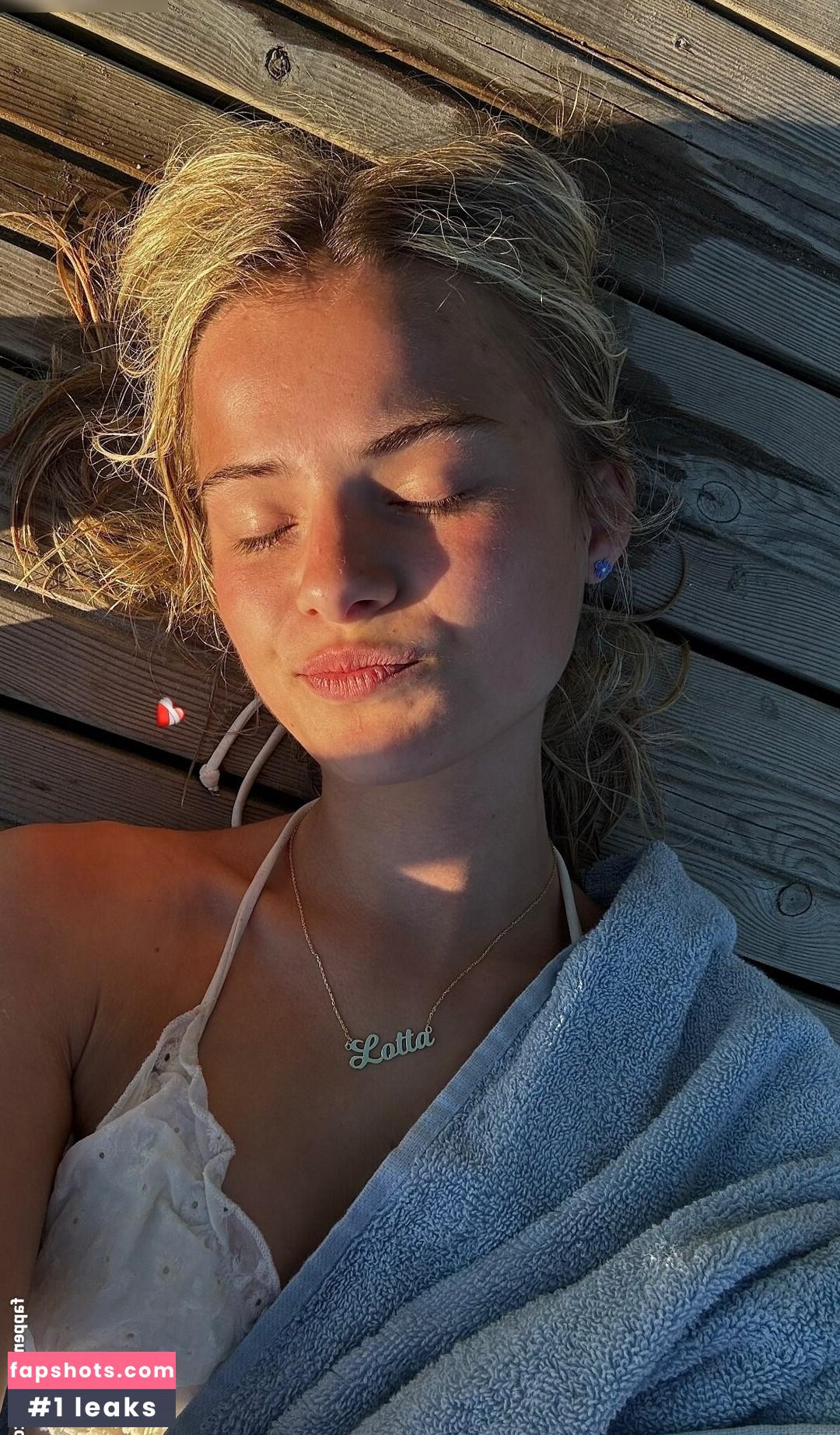 Lotta Emilie Stichler gallery photo #43