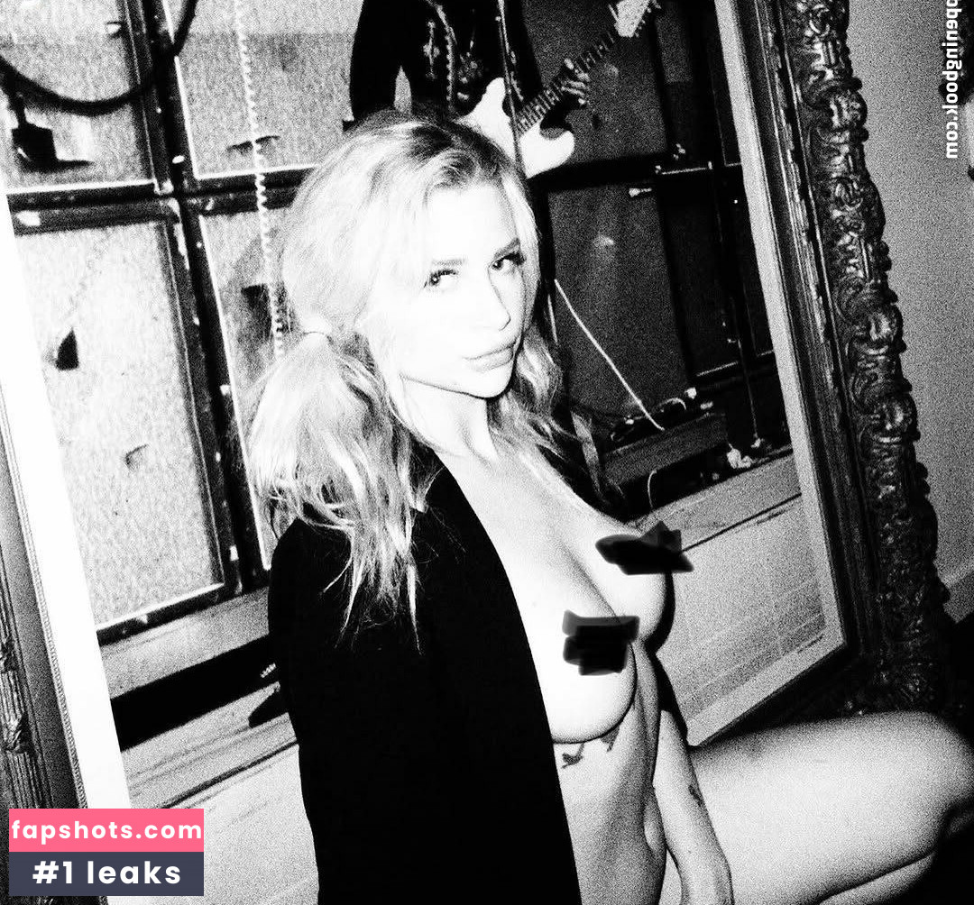 Lottie Moss gallery photo #50