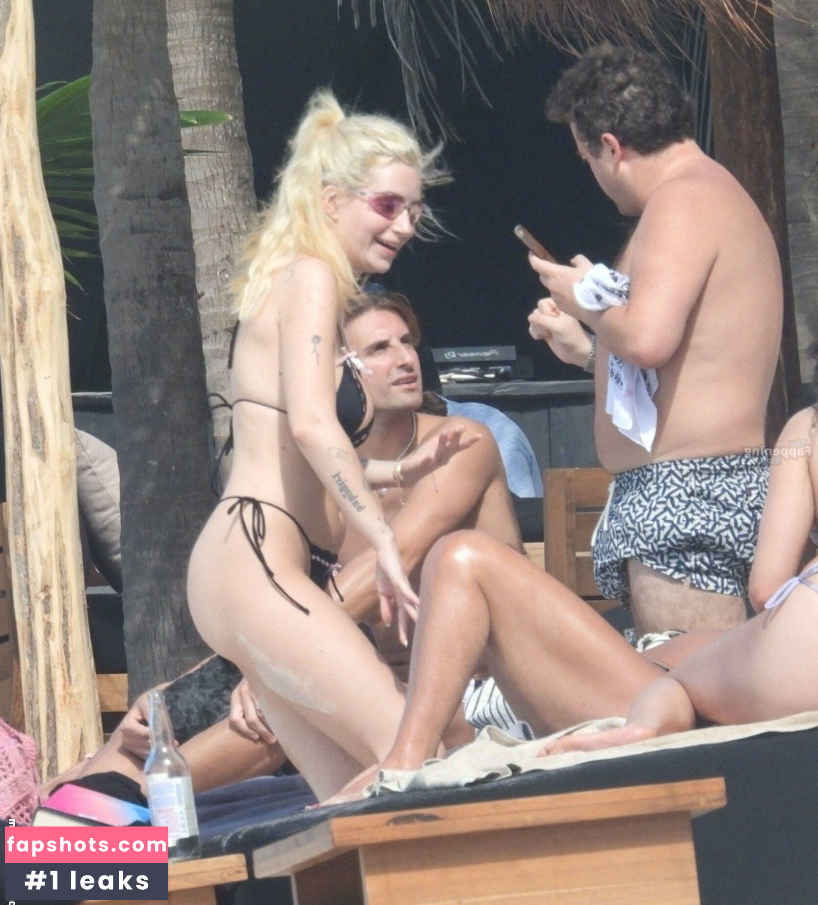 Lottie Moss gallery photo #77