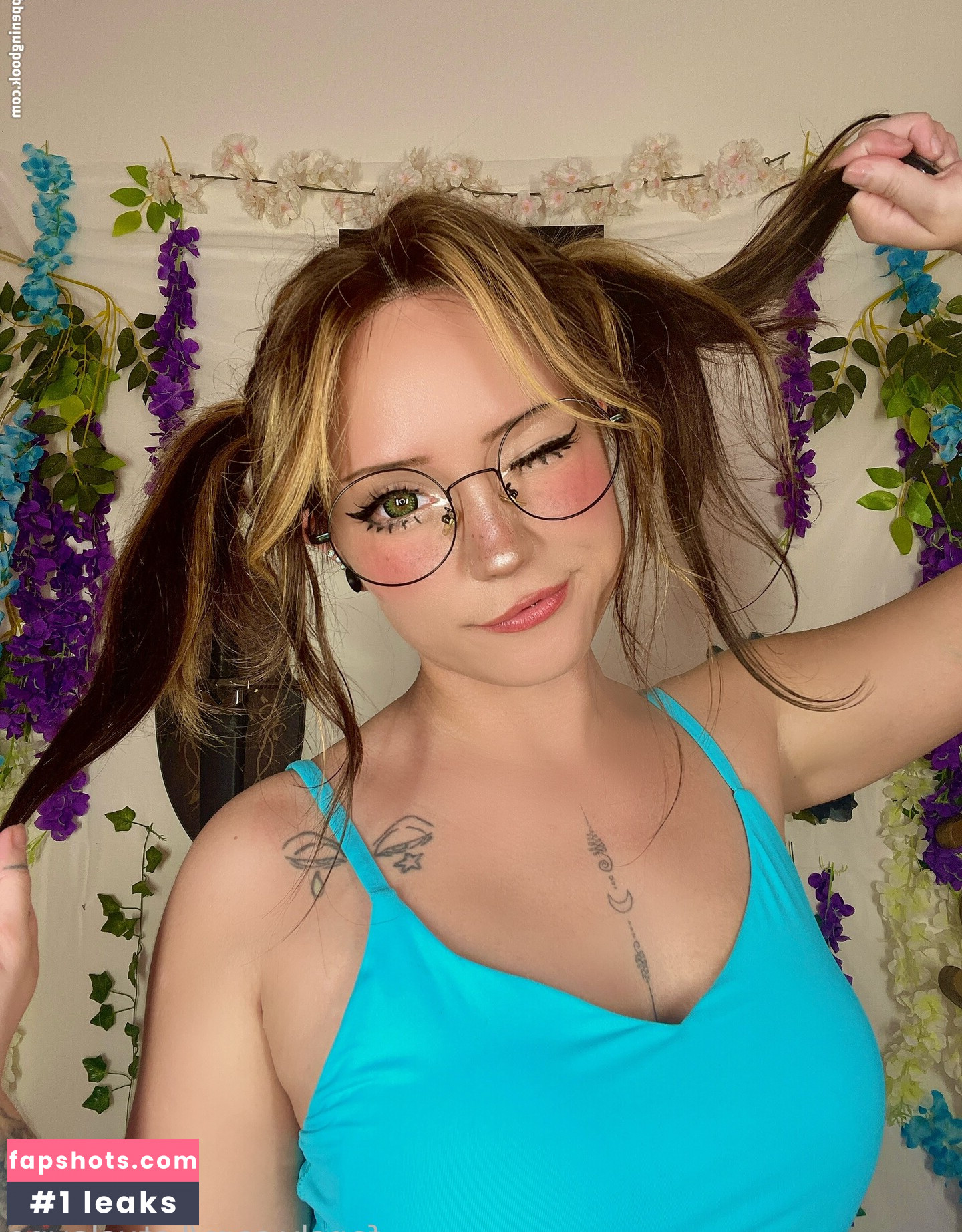 LotusJayne gallery photo #29