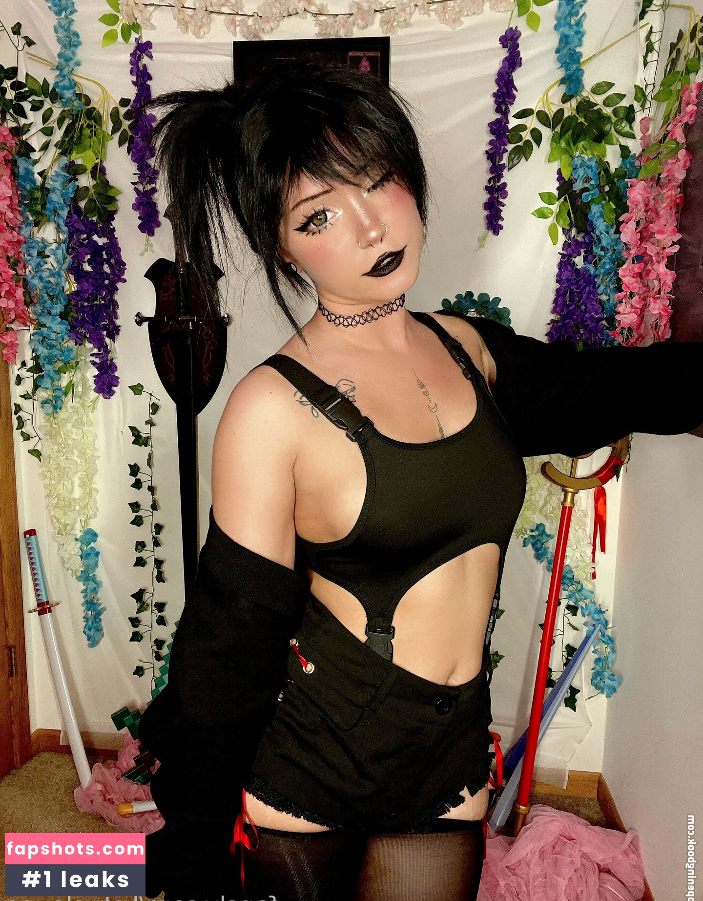 LotusJayne gallery photo #7