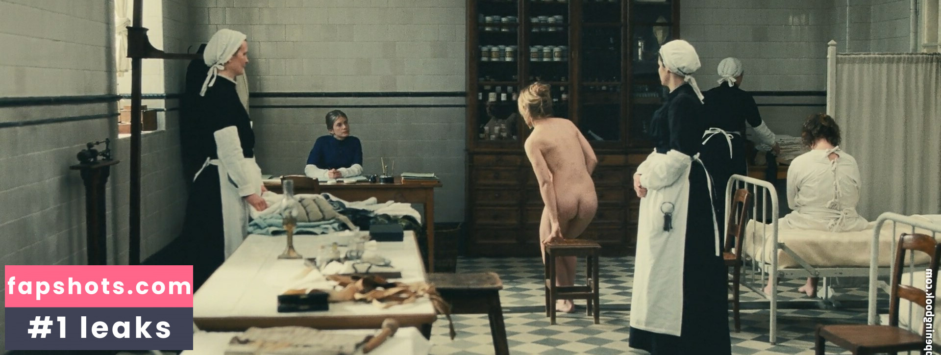 Lou de Laage gallery photo #5