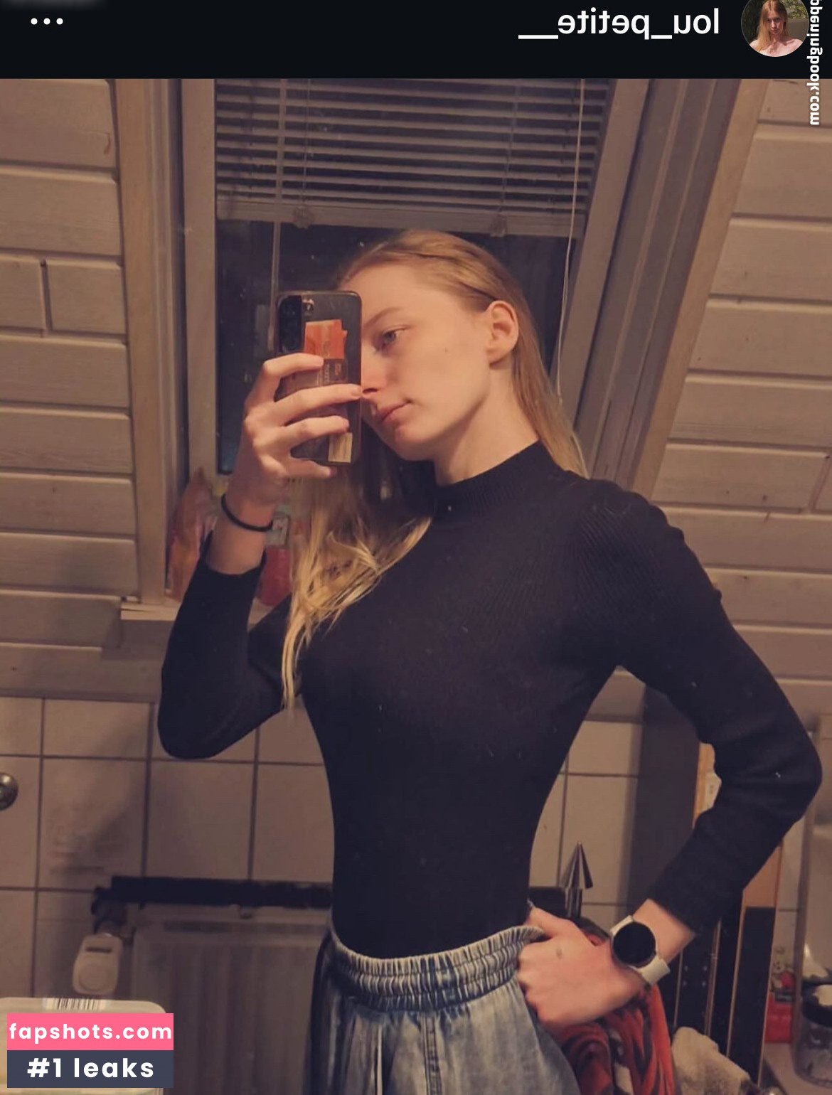 Lou Petite gallery photo #3