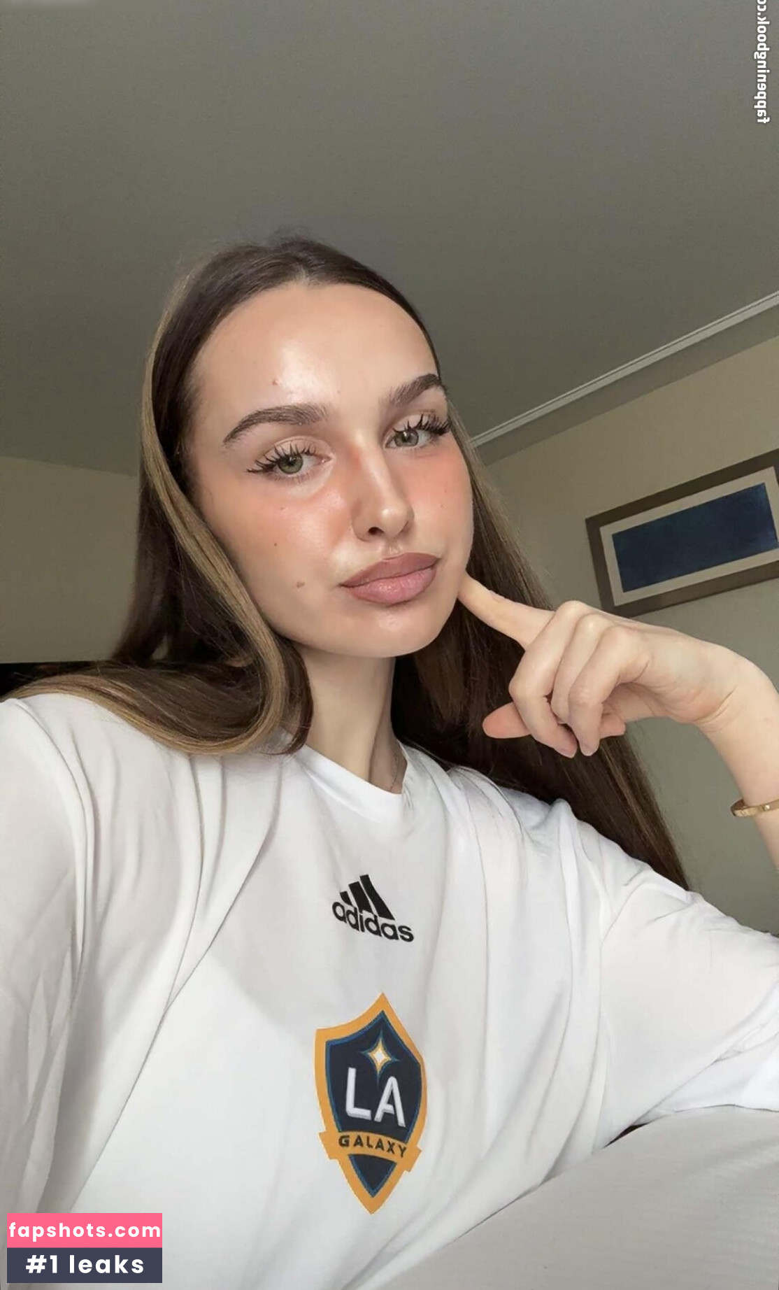 Louisa Jindaoui gallery photo #2