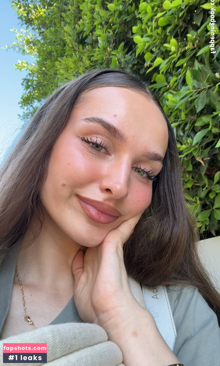 Louisa Jindaoui gallery photo #12