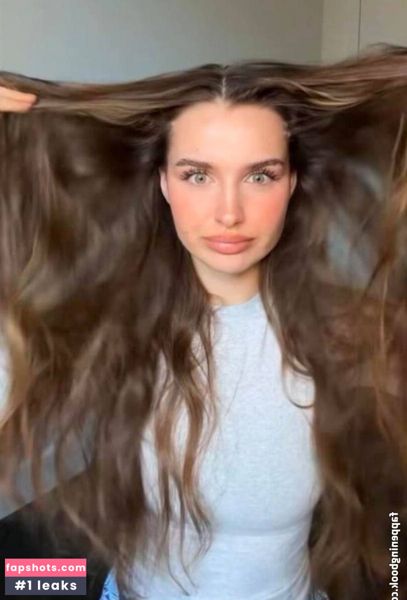 Louisa Jindaoui gallery photo #14