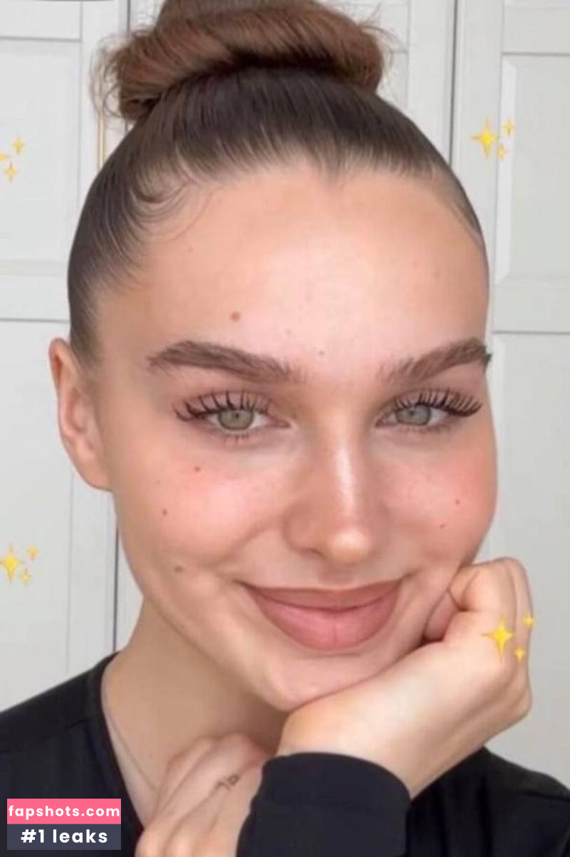 Louisa Jindaoui gallery photo #22