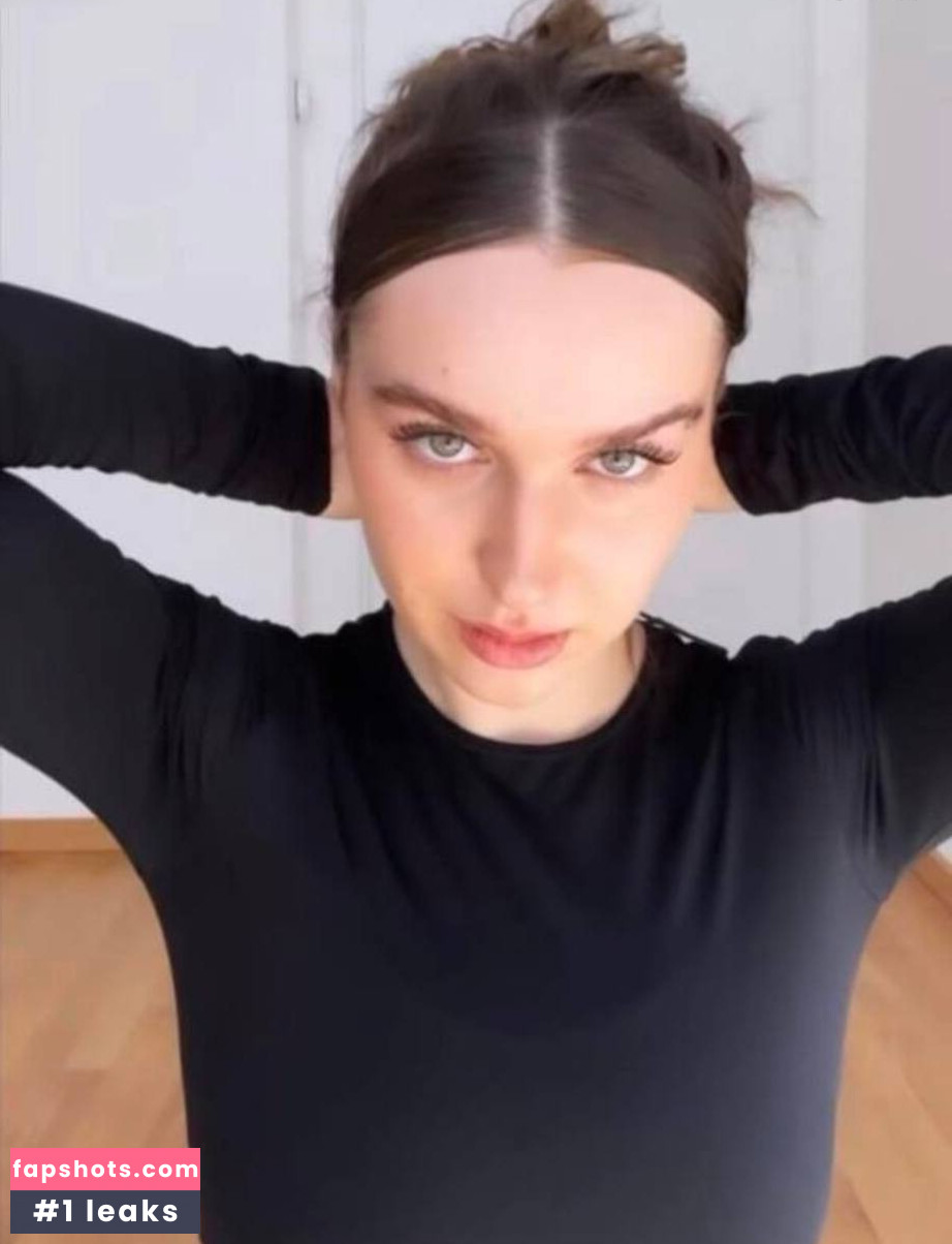 Louisa Jindaoui nude babe gallery