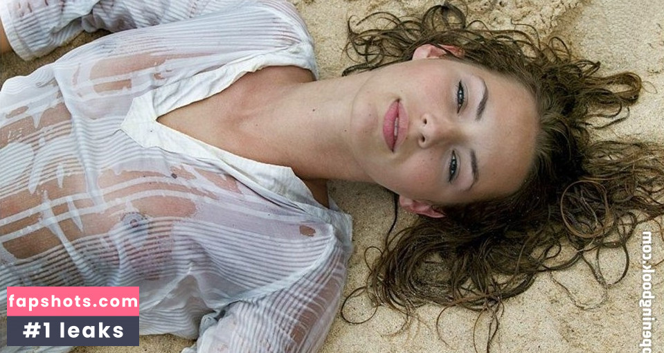 Louise Bourgoin gallery photo #21