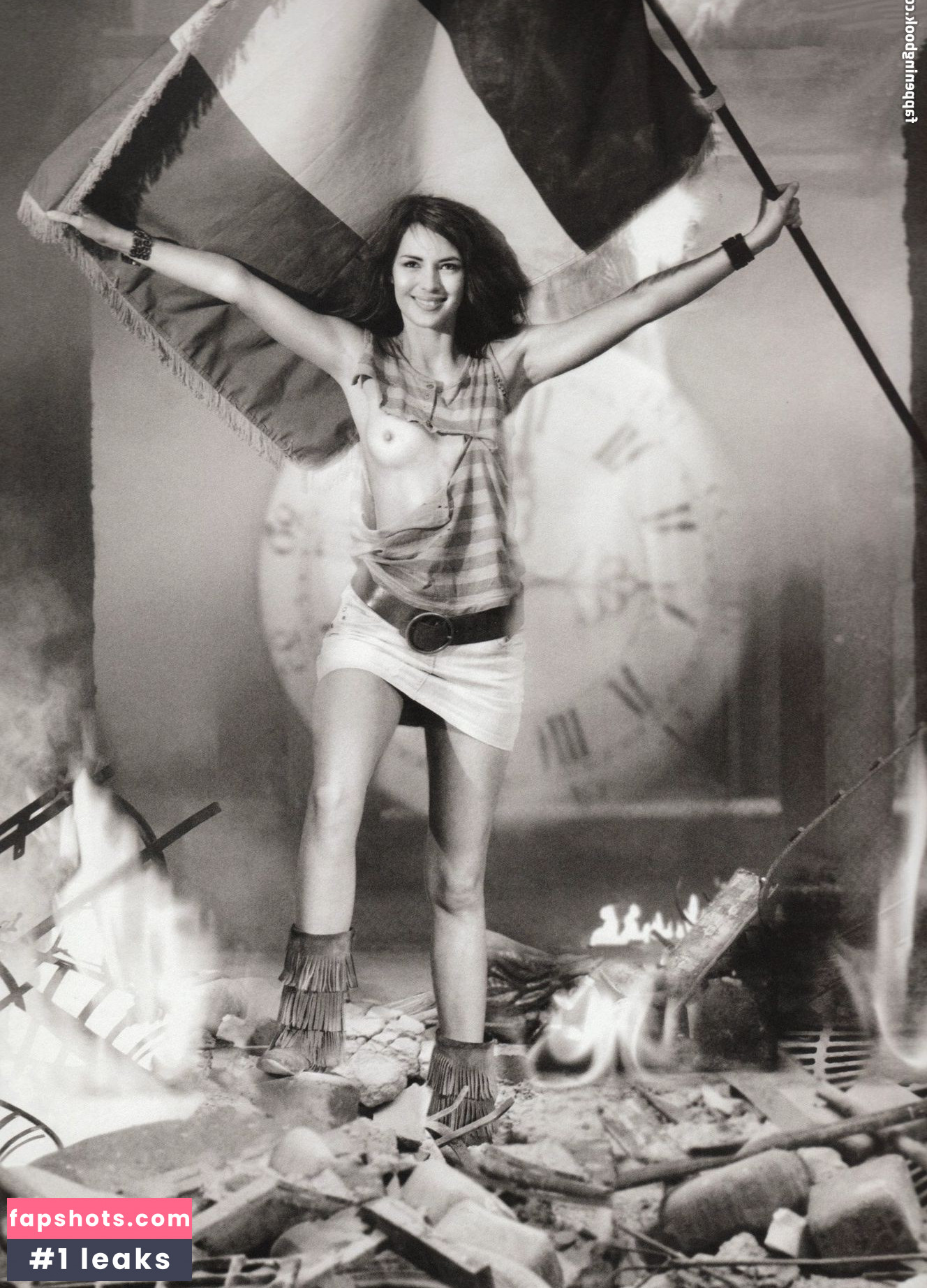 Louise Bourgoin gallery photo #23