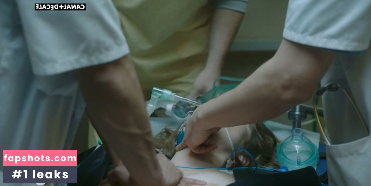 Louise Bourgoin gallery photo #28