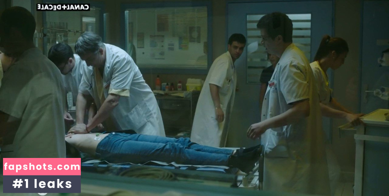 Louise Bourgoin gallery photo #29