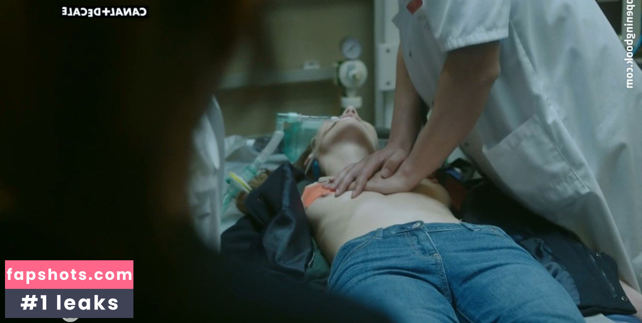 Louise Bourgoin gallery photo #30