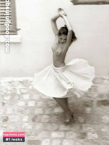 Louise Bourgoin gallery photo #8