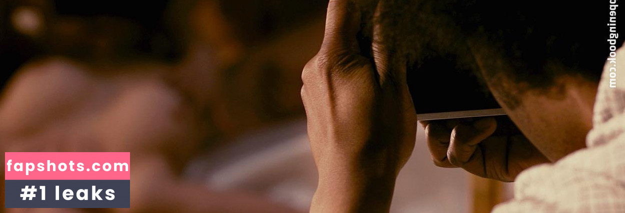 Louise Chambers nude babe gallery