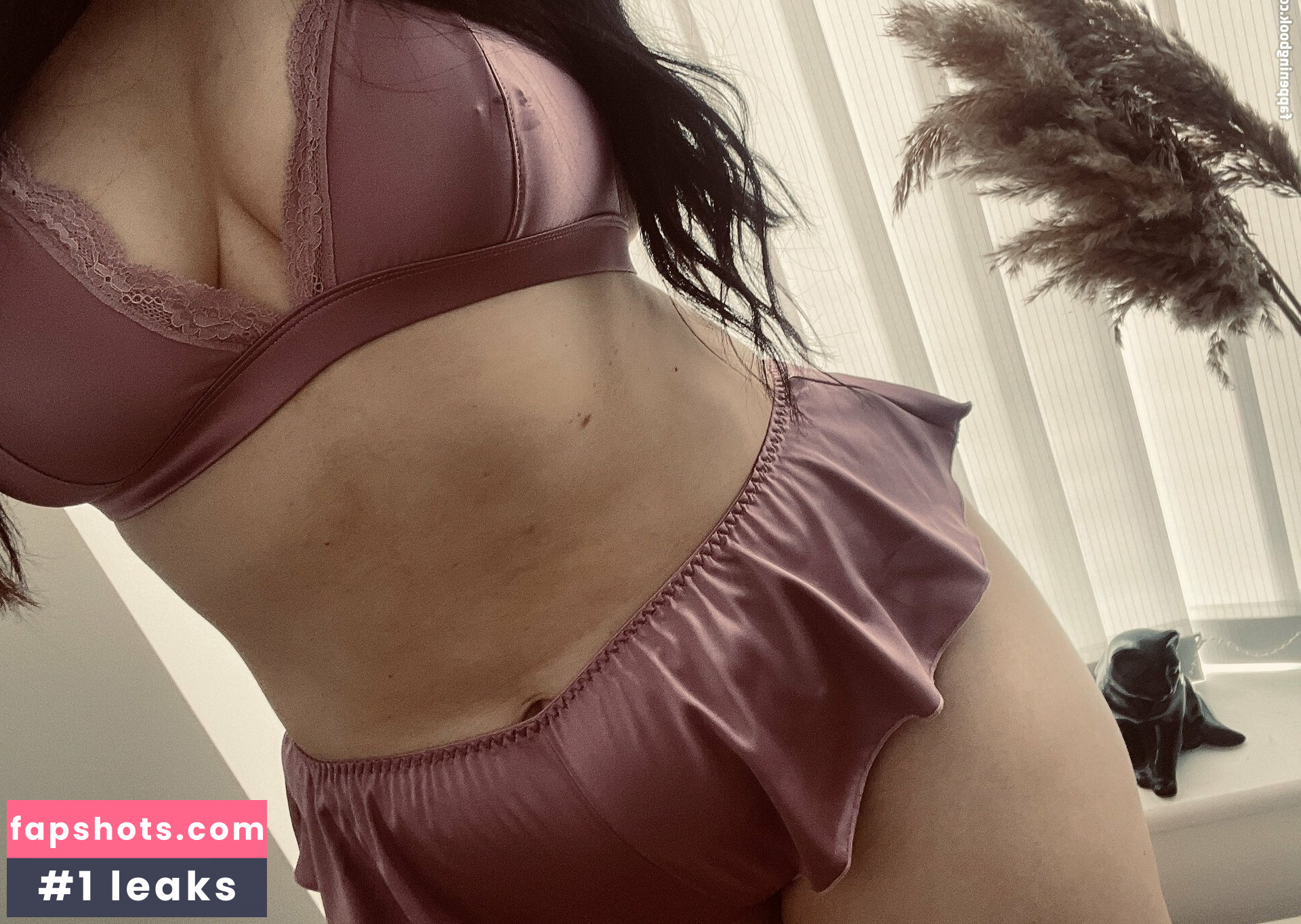 Louisedaniellex gallery photo #26