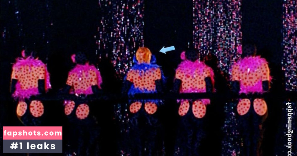 Lova Moor gallery photo #5