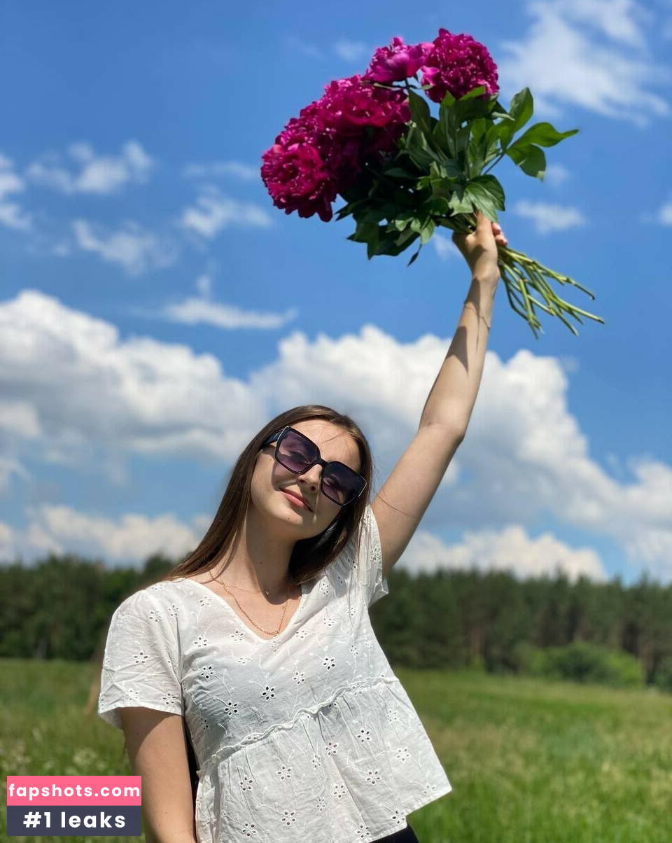 love_evelin gallery photo #2