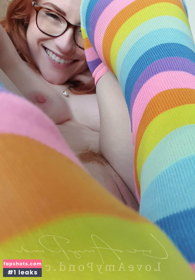 LoveAmyPond nude babe gallery