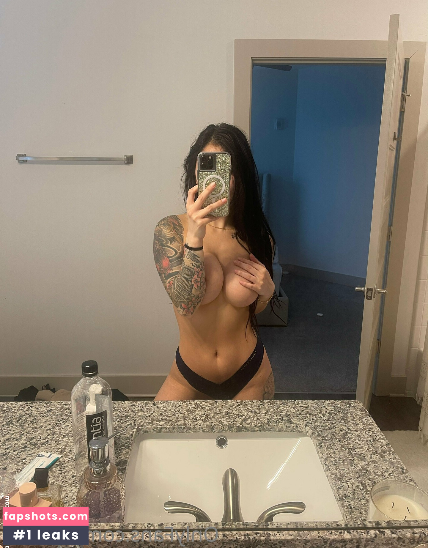 Lovely Linda gallery photo #28