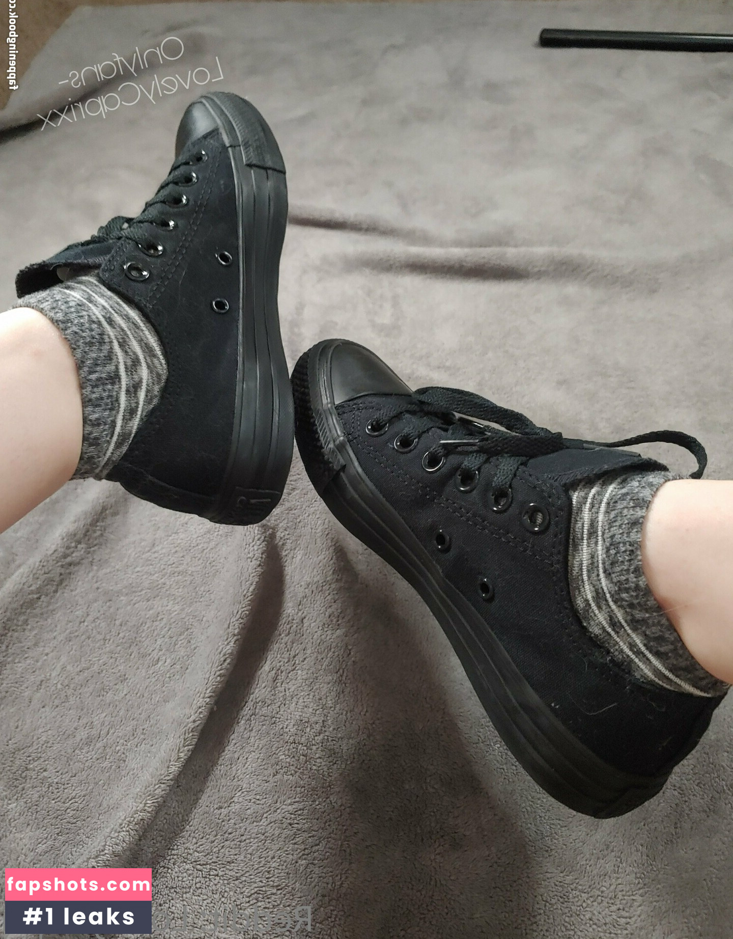 lovelycaprixx Nude Leaks OnlyFans Photos #5 - LeakJerk