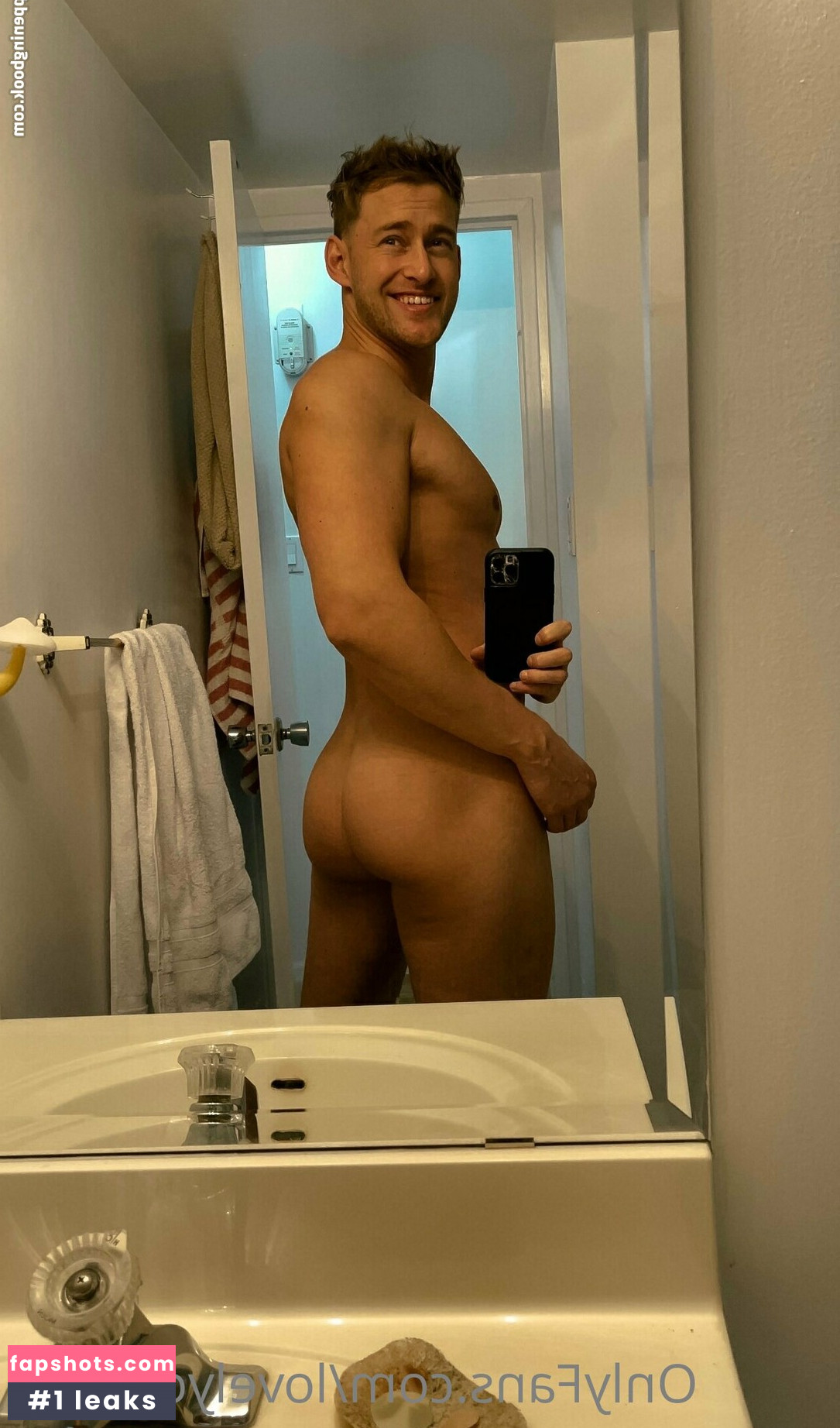 lovelycaptain gallery photo #2